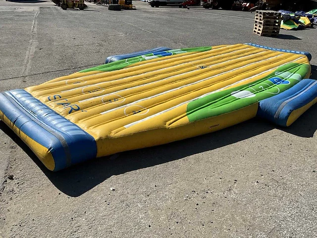 Wibit - oval 4 - aquapark speeltoestel (c) - afbeelding 3 van  5