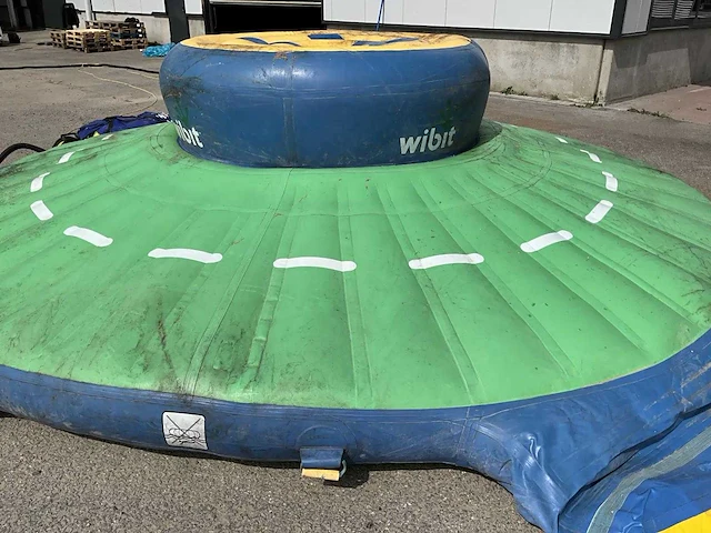 Wibit - roundabout - aquapark speeltoestel (c) - afbeelding 3 van  8