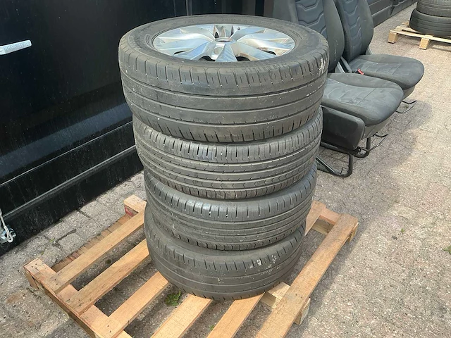 Wiel 215/60r16 (4x) - afbeelding 2 van  4