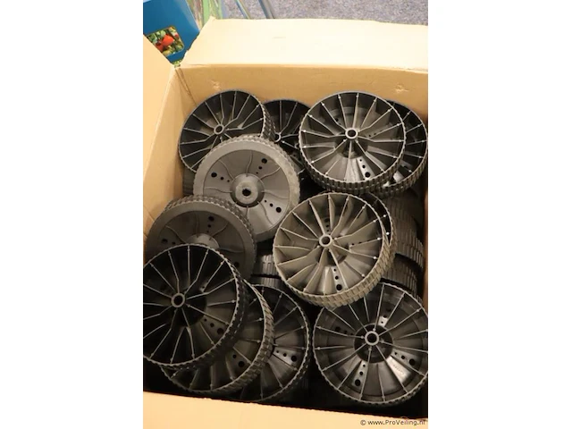 Wielen t.b.v. slangenhaspelwagen - ca. 64 stuks - afbeelding 1 van  2