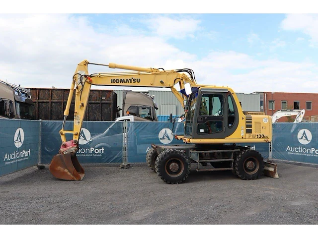 Wielgraafmachine komatsu pw130es-6k diesel 1998 - afbeelding 1 van  1