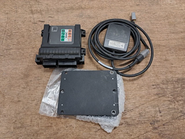 Wielhoeksensor met hydraulische ecu agjunction, ecu-s1, zwart - afbeelding 1 van  6