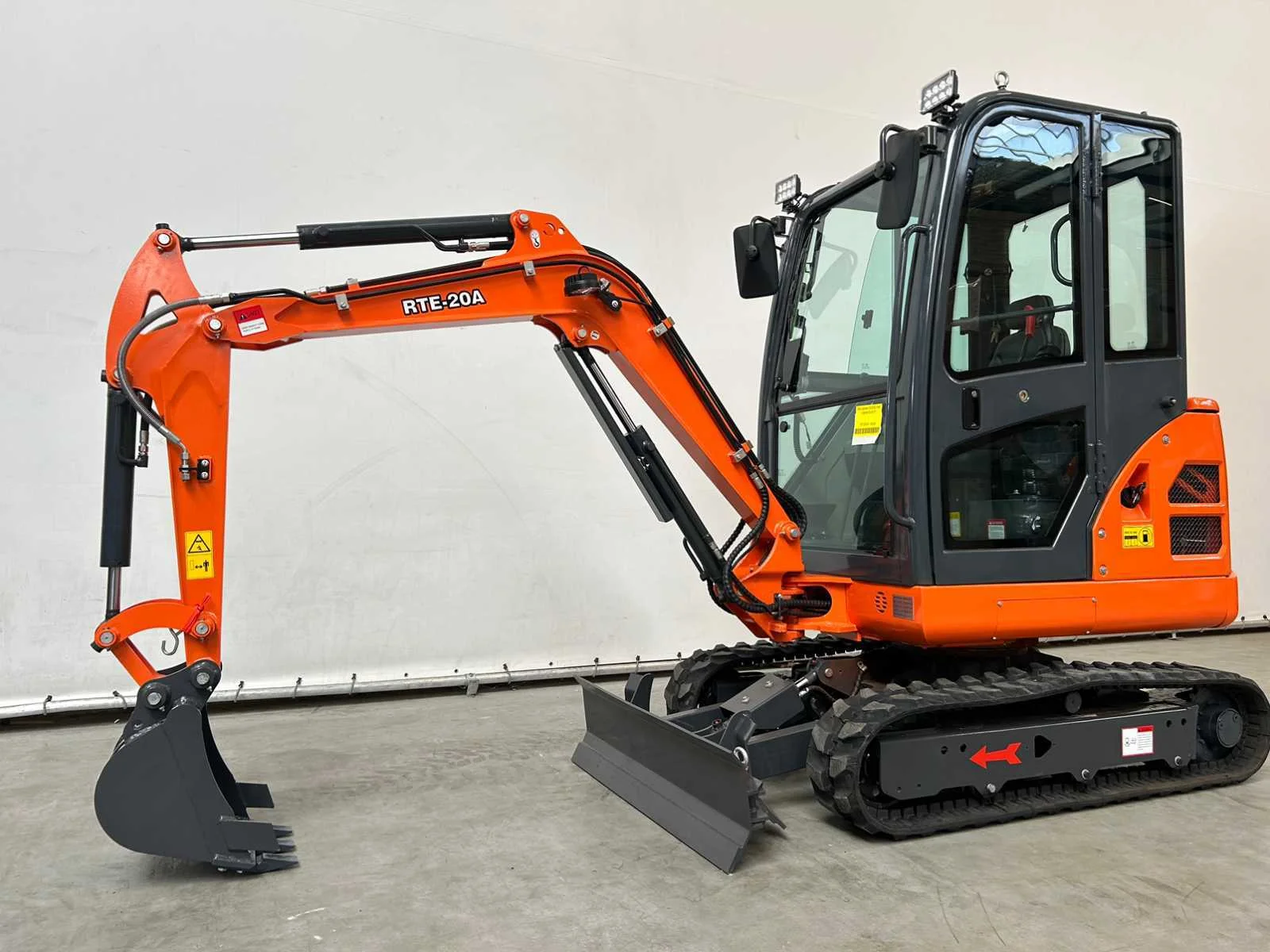 Wielladers, minigravers, heftrucks, hoogwerkers en zakelijke goederen