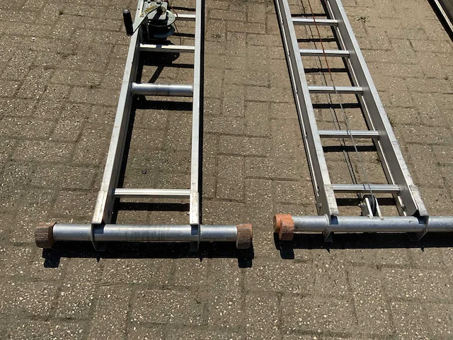 Wienese aluminium gevel/optreksteiger - afbeelding 12 van  13