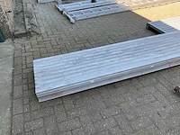 Wienese aluminium gevel/optreksteiger - afbeelding 12 van  12