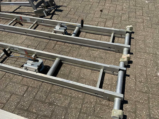 Wienese aluminium gevel/optreksteiger - afbeelding 7 van  12