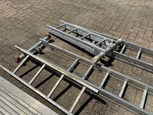 Wienese aluminium gevel/optreksteiger - afbeelding 8 van  12