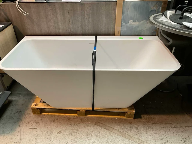 Wiesbaden inge solid surface half vrijstaand bad 180x84x57cm mat wit - afbeelding 2 van  9