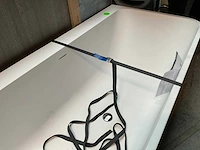 Wiesbaden inge solid surface half vrijstaand bad 180x84x57cm mat wit - afbeelding 6 van  9