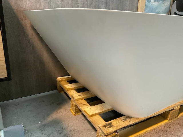 Wiesbaden inge solid surface half vrijstaand bad 180x84x57cm mat wit - afbeelding 7 van  9