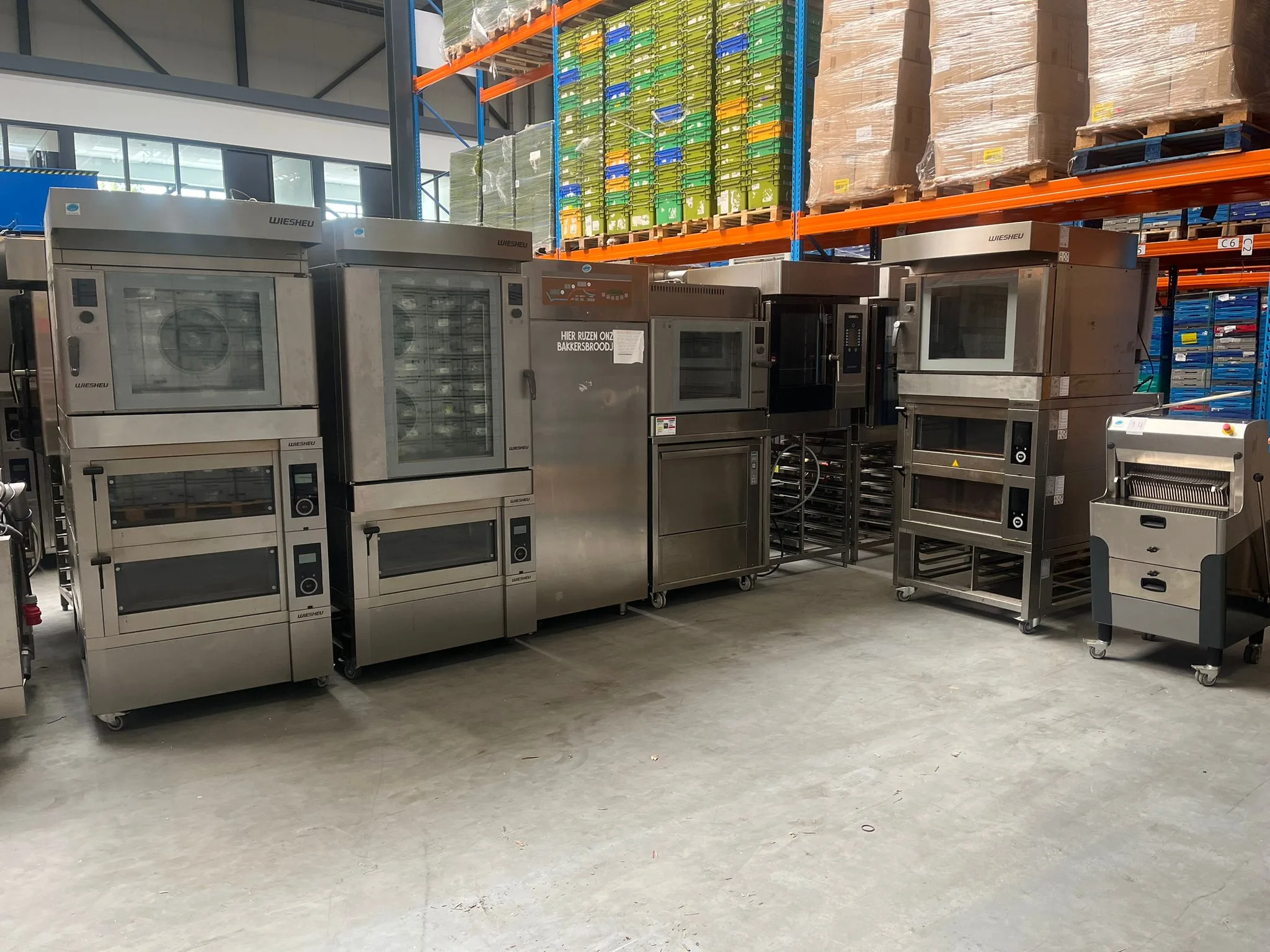 Wiesheu horeca-apparatuur, schrobmachines, stofzuigers en winkelwagens