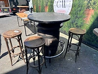 Wijnvat tafel met krukken - afbeelding 1 van  4
