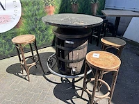 Wijnvat tafel met krukken - afbeelding 3 van  4