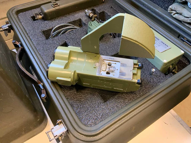 Wild heerbrugg t2 theodoliet landmeters uitrustings set - afbeelding 17 van  27