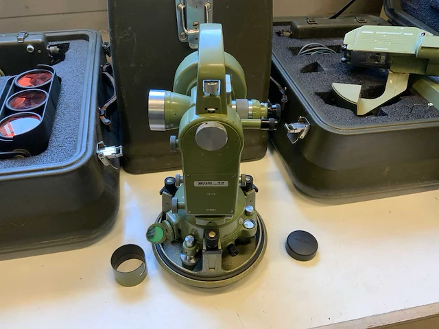 Wild heerbrugg t2 theodoliet landmeters uitrustings set - afbeelding 23 van  27