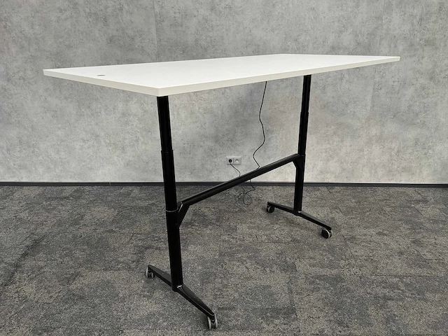 Wilkahn - elektrisch zit/sta verrijdbare klaptafel 200x100 - afbeelding 1 van  17