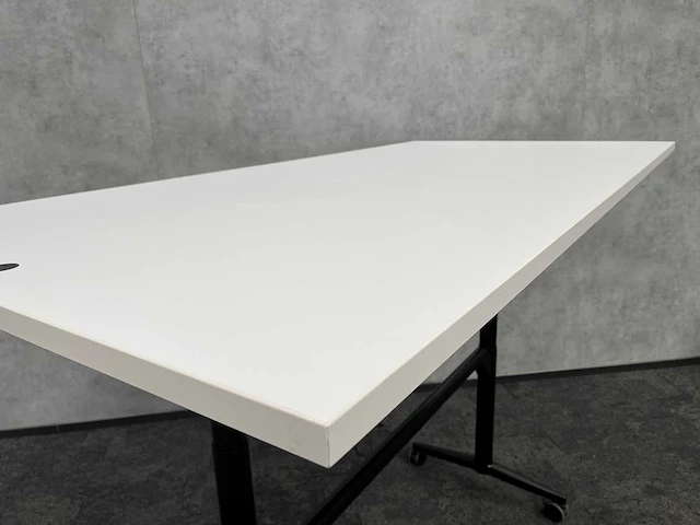 Wilkahn - elektrisch zit/sta verrijdbare klaptafel 200x100 - afbeelding 8 van  17