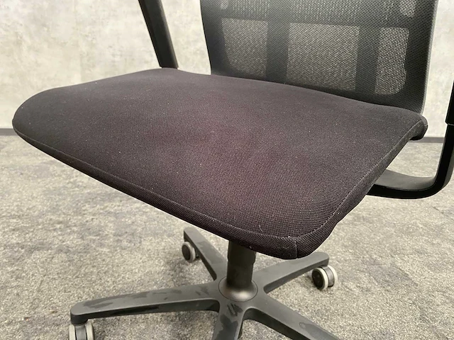 Wilkahn trimension 2022 - ergonomische bureaustoel - afbeelding 13 van  16