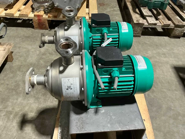 Wilo mhi202-1/e/3-400-50-2 hydrofoorpompunit - afbeelding 2 van  6