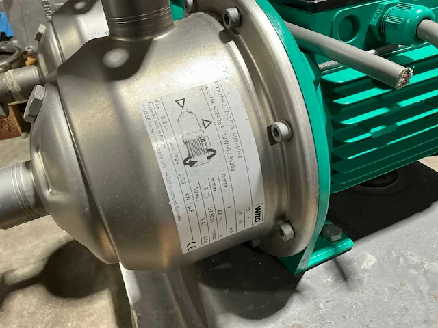 Wilo mhi202-1/e/3-400-50-2 hydrofoorpompunit - afbeelding 3 van  6
