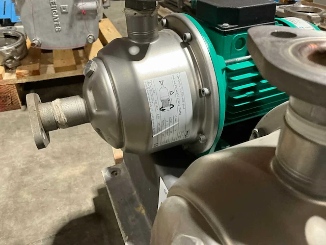 Wilo mhi202-1/e/3-400-50-2 hydrofoorpompunit - afbeelding 4 van  6