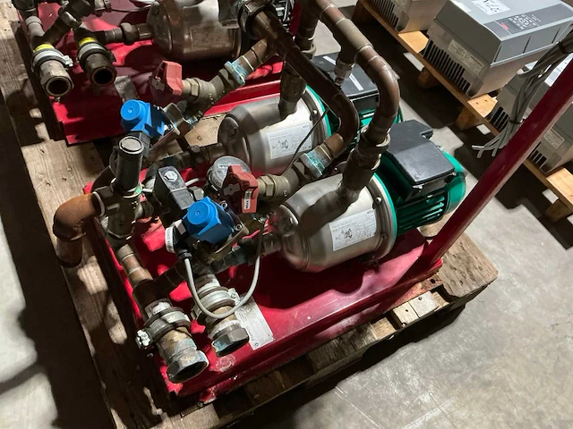 Wilo mhi205-1/e/1-230-50-2 hydrofoorpomp (2x) - afbeelding 1 van  8