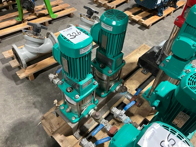 Wilo mvi102-1/16/e/3-400-50-2 inline pompunit - afbeelding 1 van  2