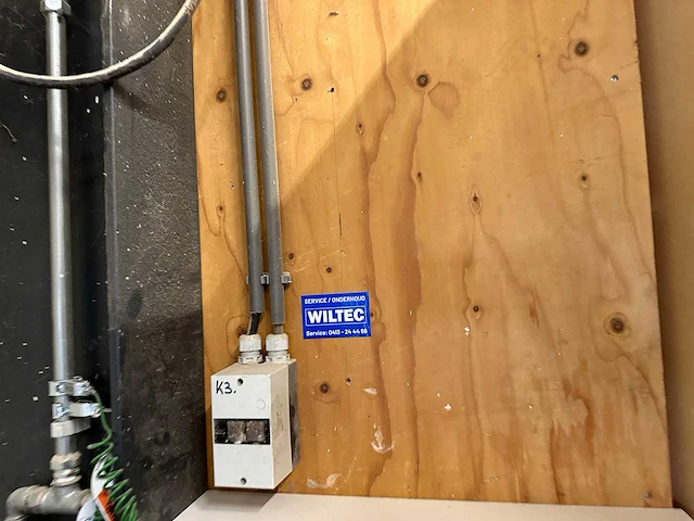 Wiltec - 2300*2900mm - spuitwand met railsysteem en pompen - afbeelding 6 van  15