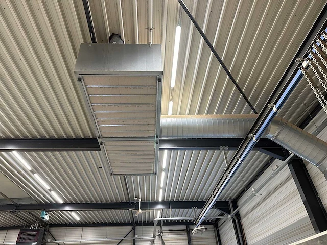 Wiltec - 2300*2900mm - spuitwand met railsysteem en pompen - afbeelding 10 van  15
