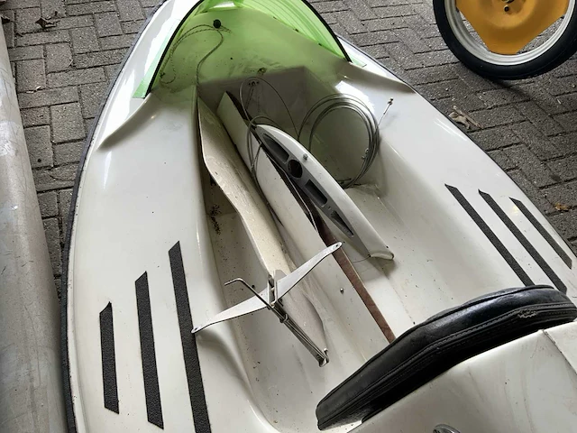 Wingsailer zeilboot - afbeelding 8 van  11