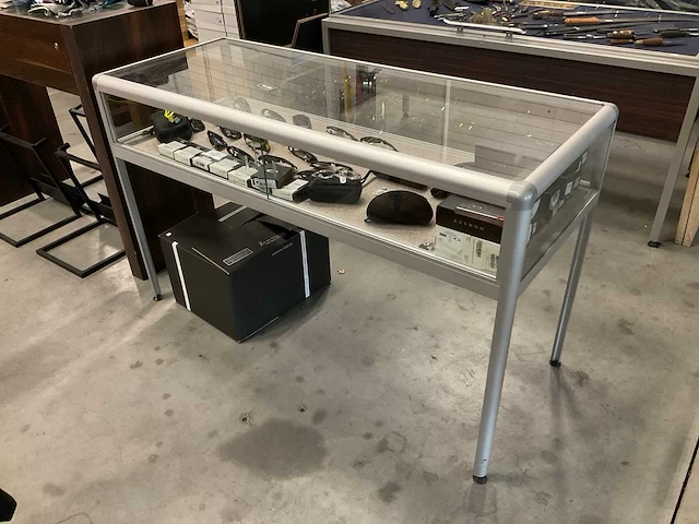 Winkel display - afbeelding 2 van  2