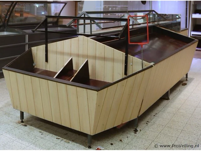 Winkel-display/houten groenten & fruit stand - 320x190x40cm - afbeelding 1 van  4