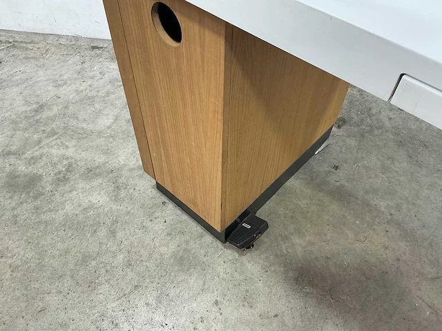 Winkel meubel met wasbak - afbeelding 5 van  7