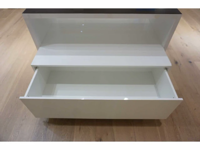 Winkel presentatie meubel - afbeelding 2 van  4