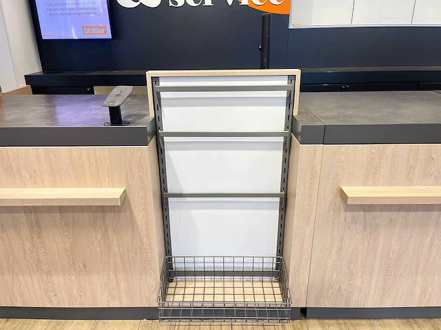 Winkel toonbank met achterwand - afbeelding 8 van  17