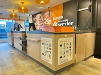 Winkel toonbank met achterwand