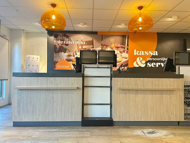 Winkel toonbank met achterwand - afbeelding 8 van  14
