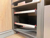 Winkel toonbank met achterwand - afbeelding 4 van  15