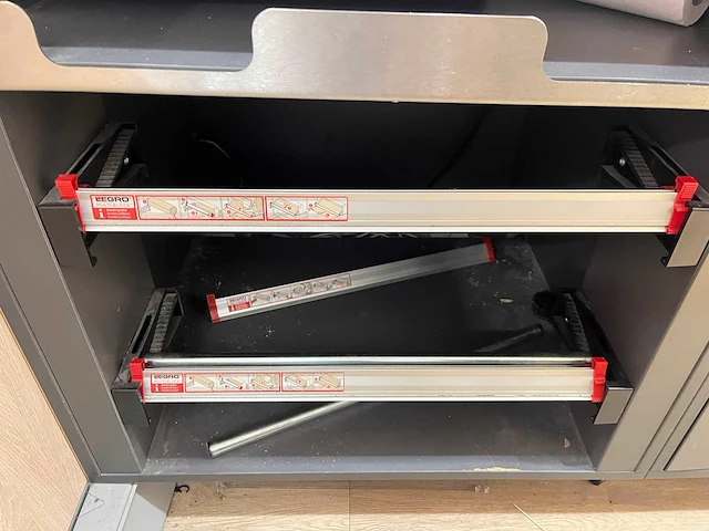 Winkel toonbank met achterwand - afbeelding 5 van  15