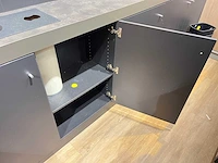 Winkel toonbank met achterwand - afbeelding 15 van  15