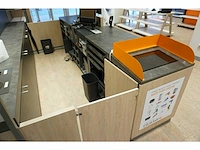 Winkel toonbank met achterwand - afbeelding 5 van  10