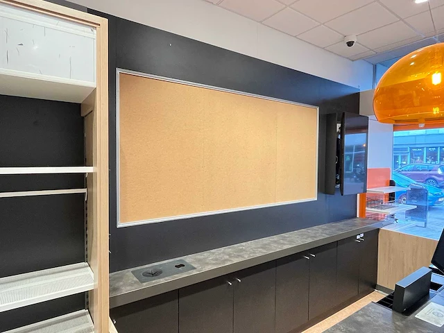 Winkel toonbank met achterwand - afbeelding 17 van  18