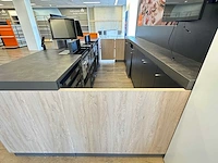 Winkel toonbank met achterwand - afbeelding 7 van  15
