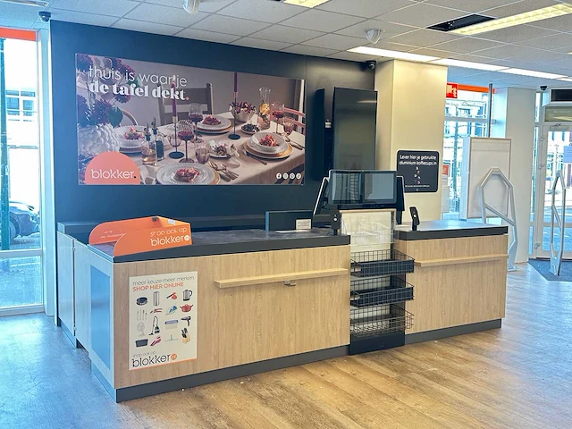 Winkel toonbank met achterwand - afbeelding 8 van  15