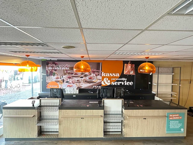 Winkel toonbank met achterwand - afbeelding 7 van  14