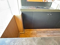 Winkel toonbank met achterwand - afbeelding 12 van  14