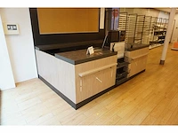 Winkel toonbank met achterwand - afbeelding 2 van  8