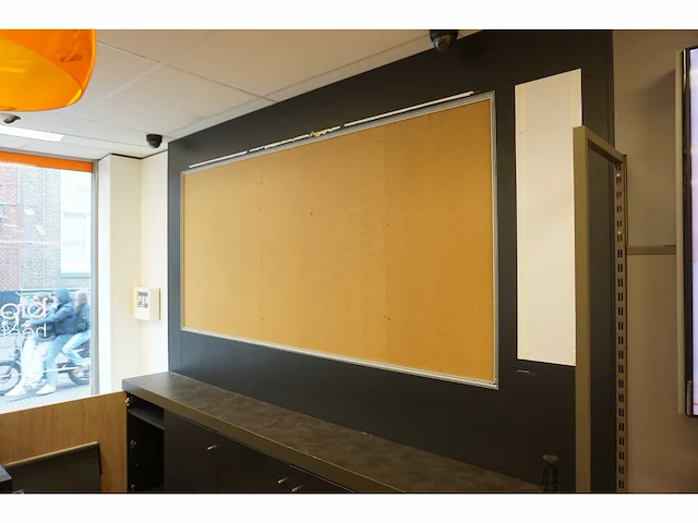 Winkel toonbank met achterwand - afbeelding 4 van  8