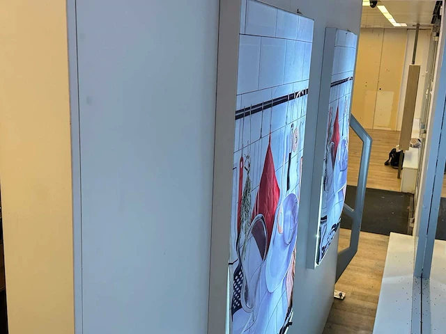 Winkel toonbank met achterwand - afbeelding 8 van  9