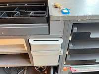Winkel toonbank met achterwand - afbeelding 7 van  9